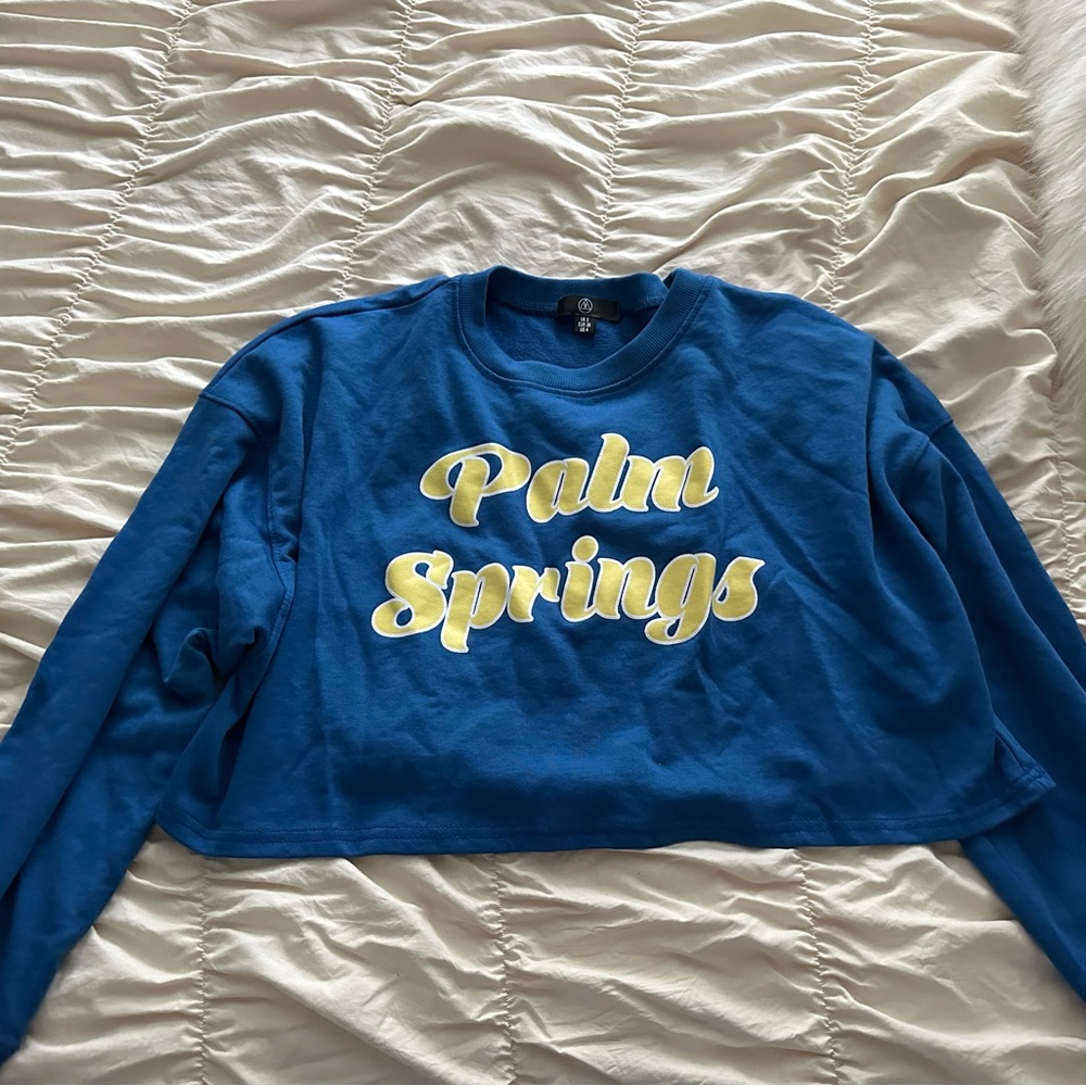 Missguided Blue Cropped Sweatshirt with Yellow Lettering